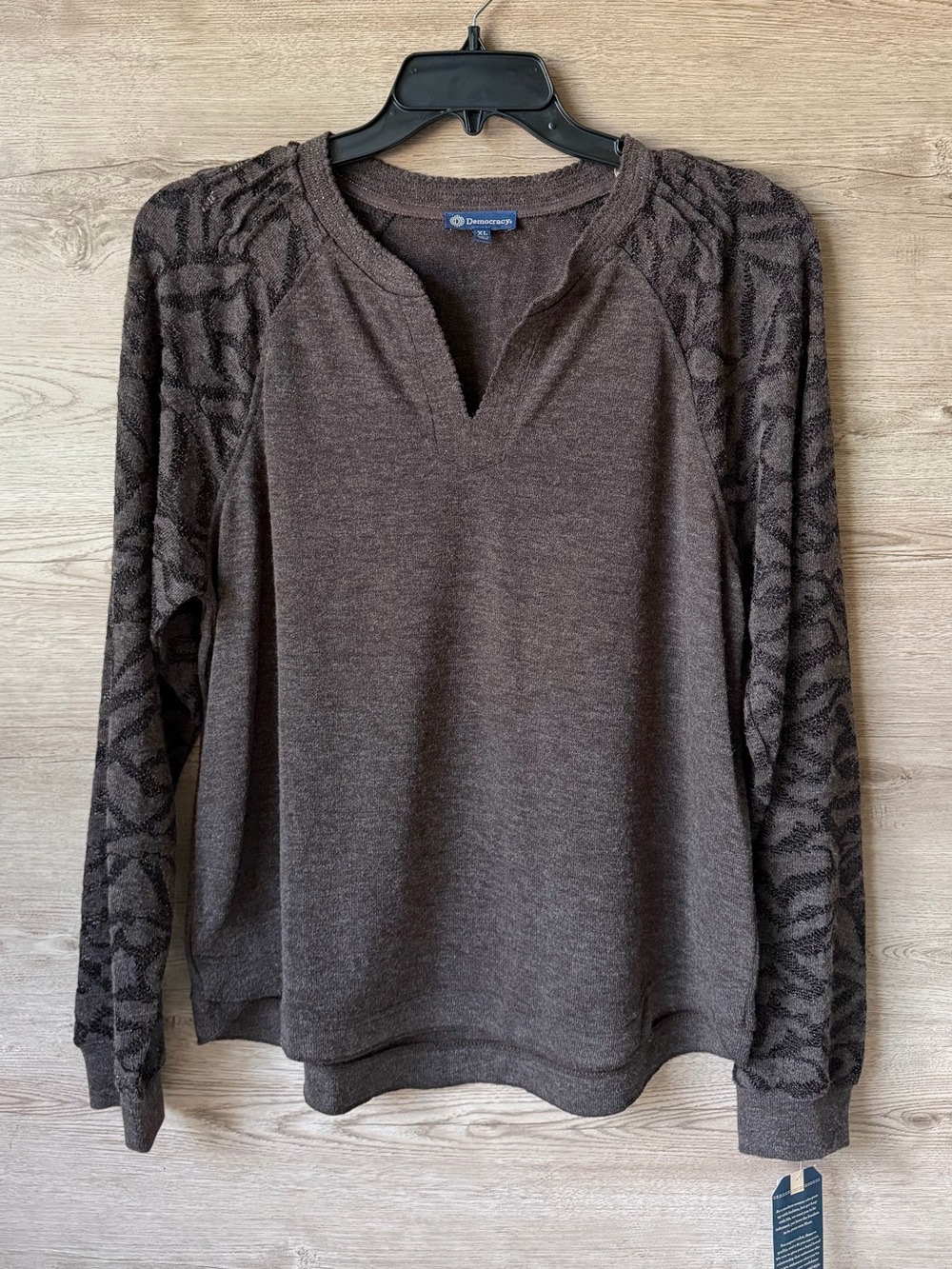 Democracy XL Heather Espresso Mixed Media Lace Sleeve Top NWT - Picture 3 of 16